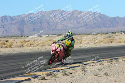 media/Jan-10-2025-CVMA Friday Practice (Fri) [[489e0da257]]/Group 4 and Trackday/Session 2 (Turn 4 Inside)/